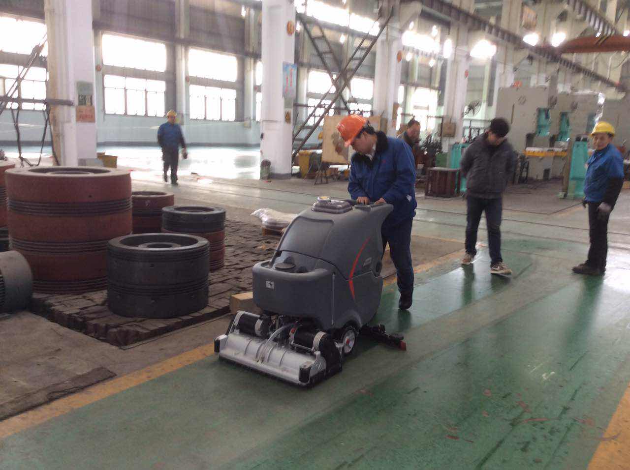 工廠地面油污多怎么清潔？